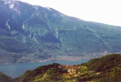 Blick vom Balkon auf Tremosine